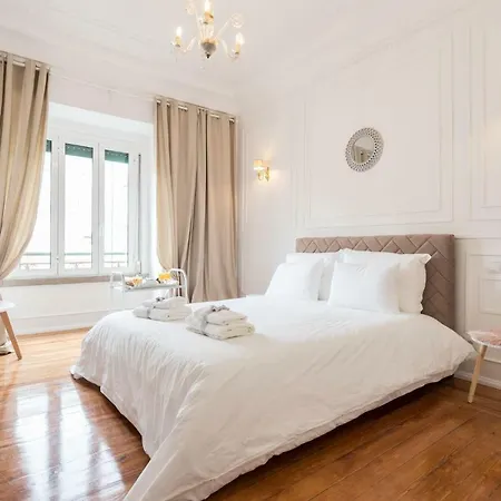 6 Clouds 3* 리스본