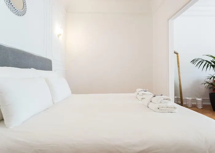 6 Clouds בית הארחה